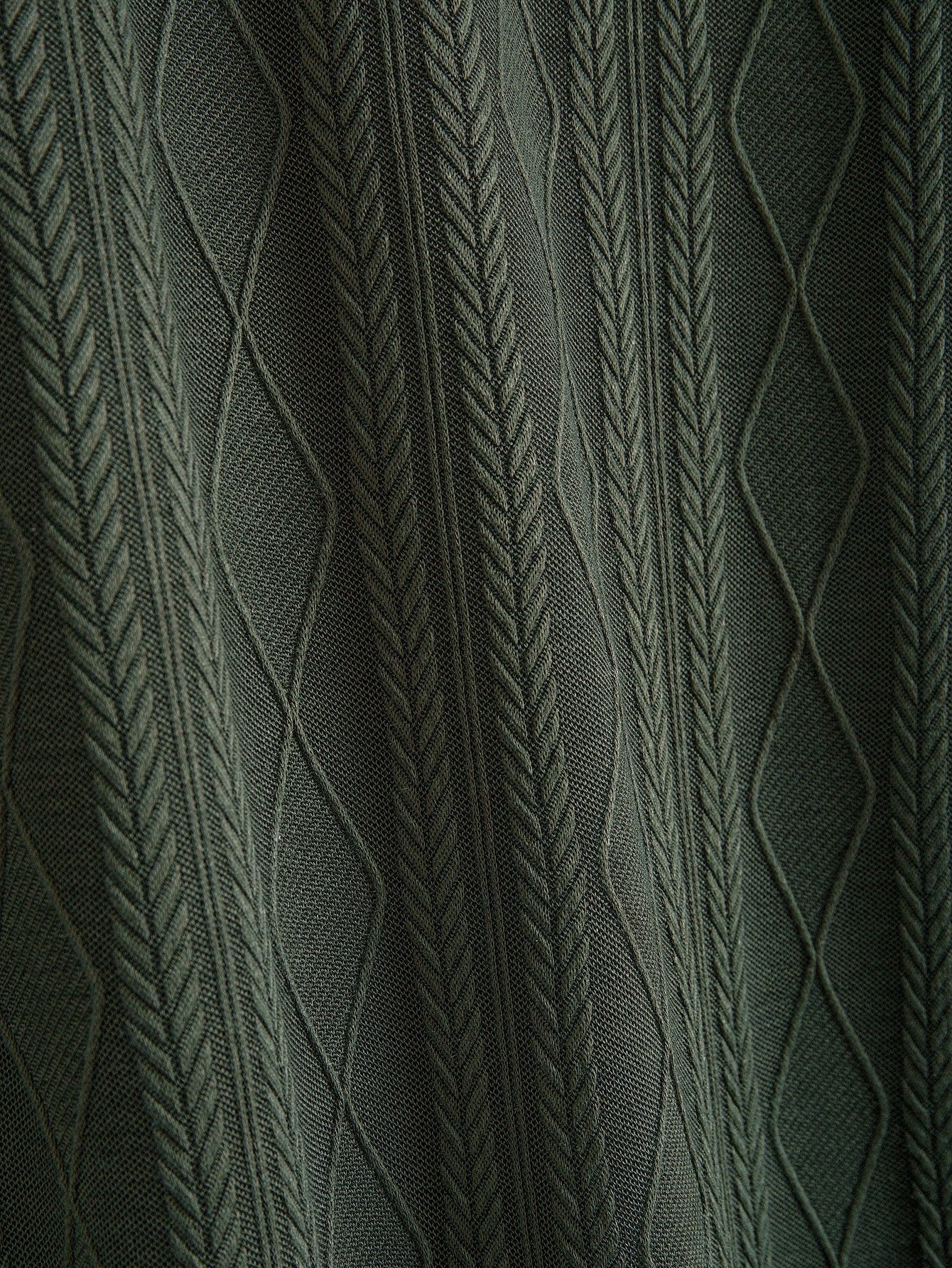 Jacquard Polo with Knitted Geometric Rhombus Design